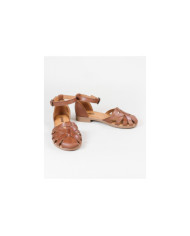 Ginova Women's Sandals with Strips on the Front