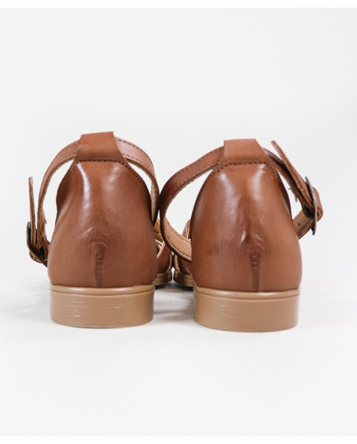 Ginova Women's Sandals with Strips on the Front