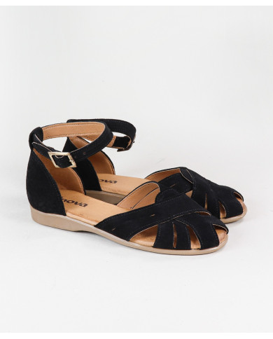 Ginova Women's Sandals with Strips on the Front