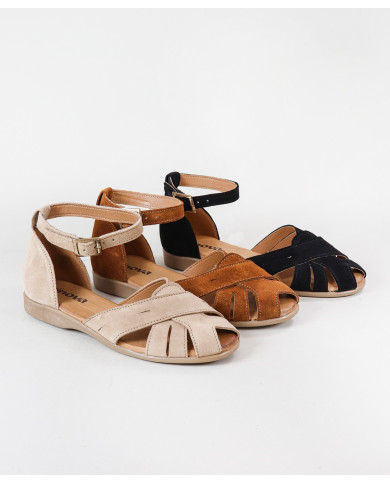 Ginova Women's Sandals with Strips on the Front