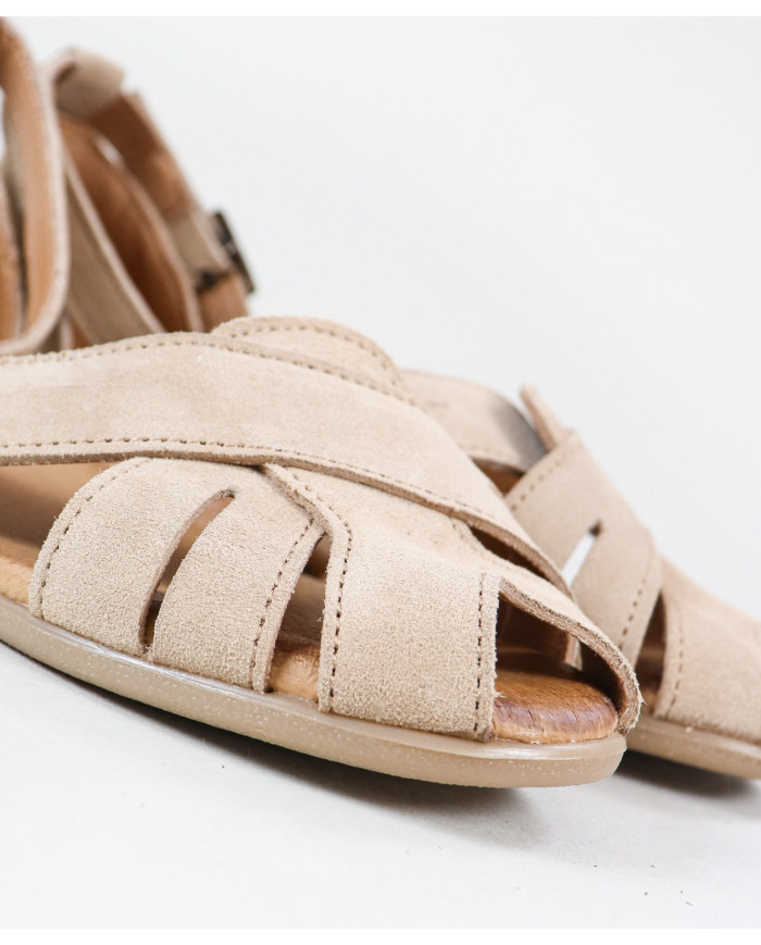 Sandalias de mujeres Ginova con rayas en el frente