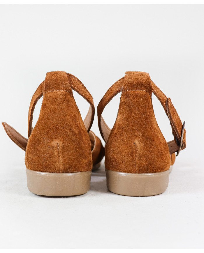 Ginova Women's Sandals with Strips on the Front