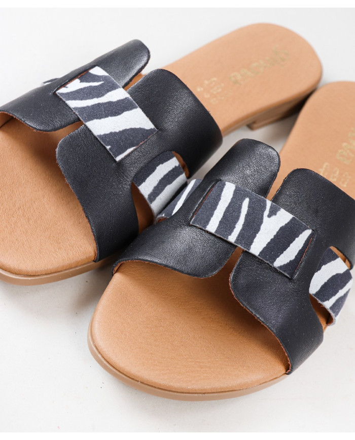 Ginova Women's Slippers with Strip Decorated