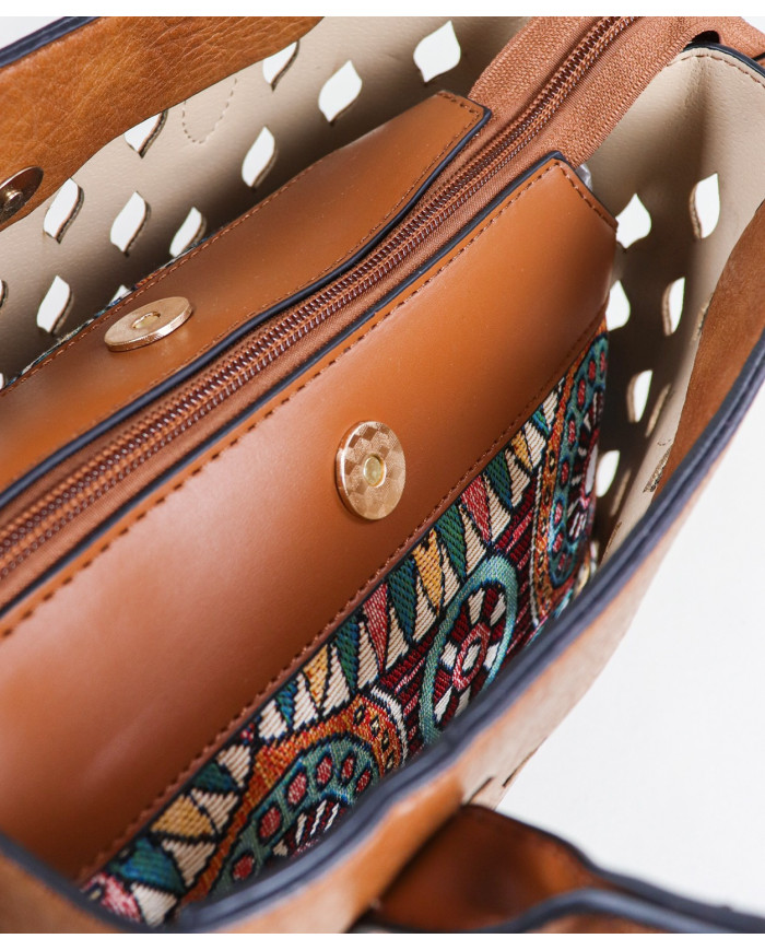 Bolsa de Mujeres Perforadas con Necessaire Interior