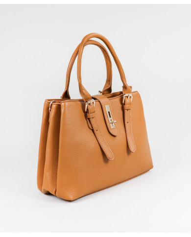 Bolsa de mujeres con aplicaciones metálicas