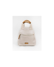 Mochila de mujeres en frente