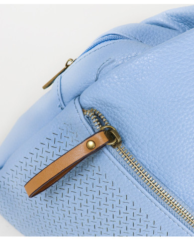 Mochila de mujeres en frente