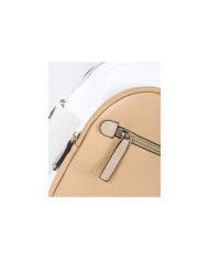 Mochila de mujeres en frente