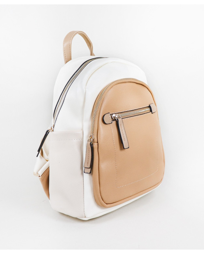 Mochila de mujeres en frente