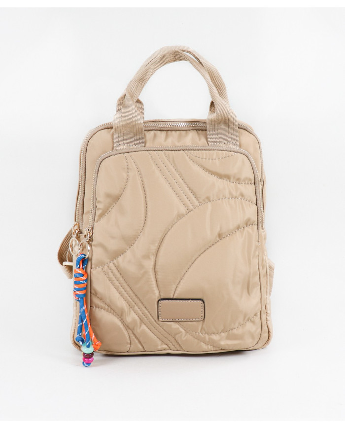 Mochila de mujer con puerta de llaves decoración