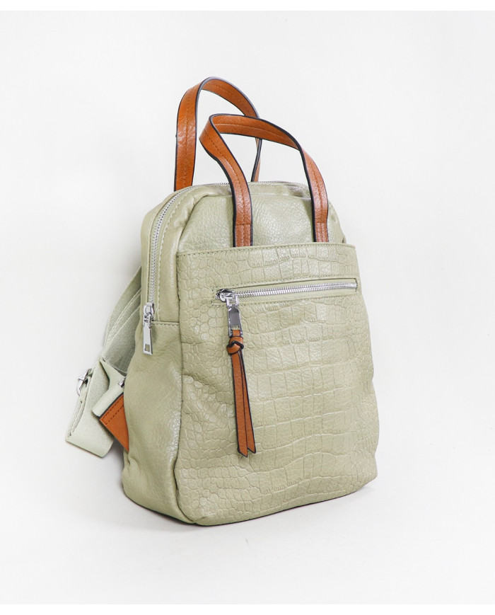 Mochila de mujeres en frente