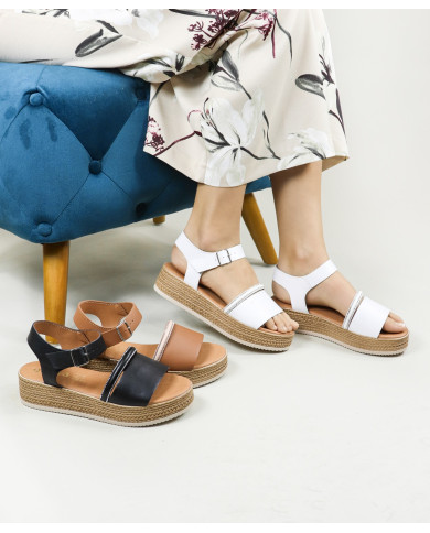 Sandalias de mujeres con decoración de rayas