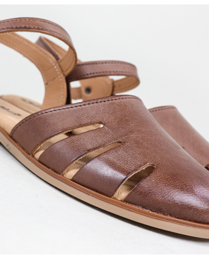 Sandalias femeninas Ginova Cerrada al frente