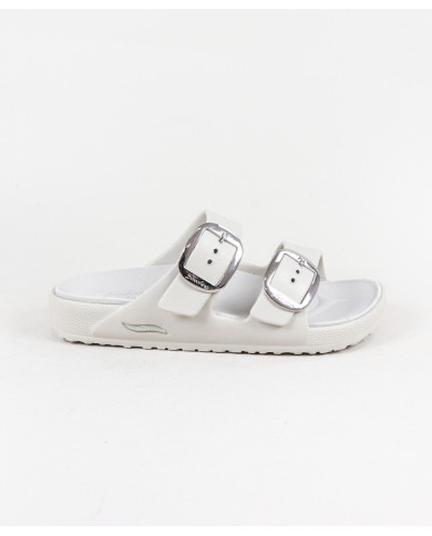 Skechers Gold Star of Women