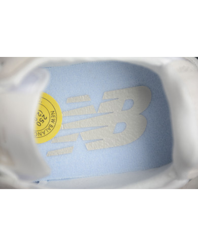 New Balance 327