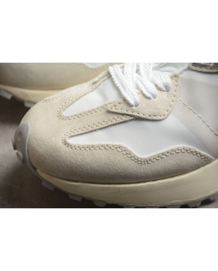 New Balance 327