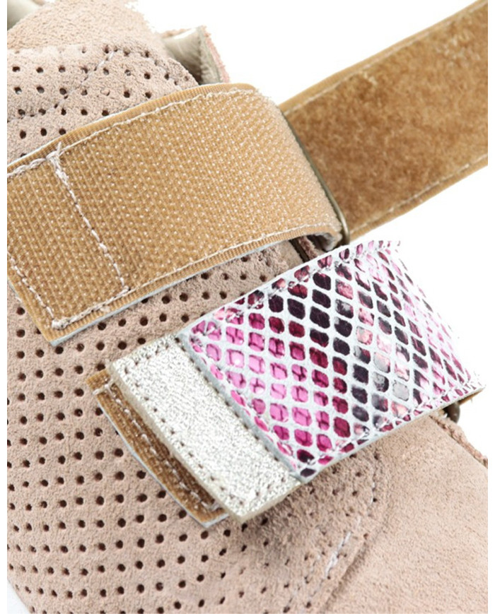 Sports Shoe of Lady Rosa Ginova with Fecho Velcro