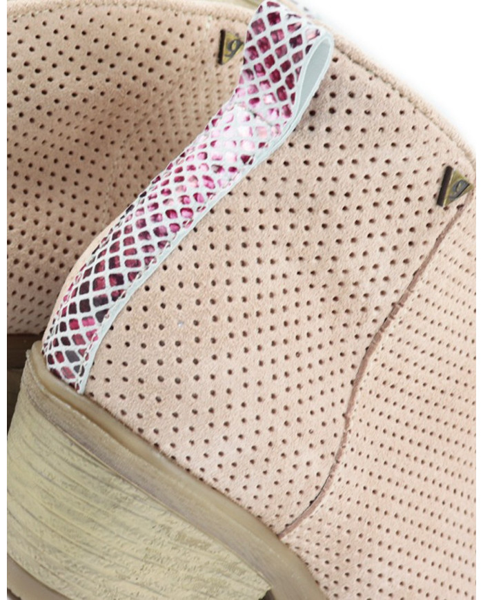 Botas de Senhora Rosa Ginova Perfuradas