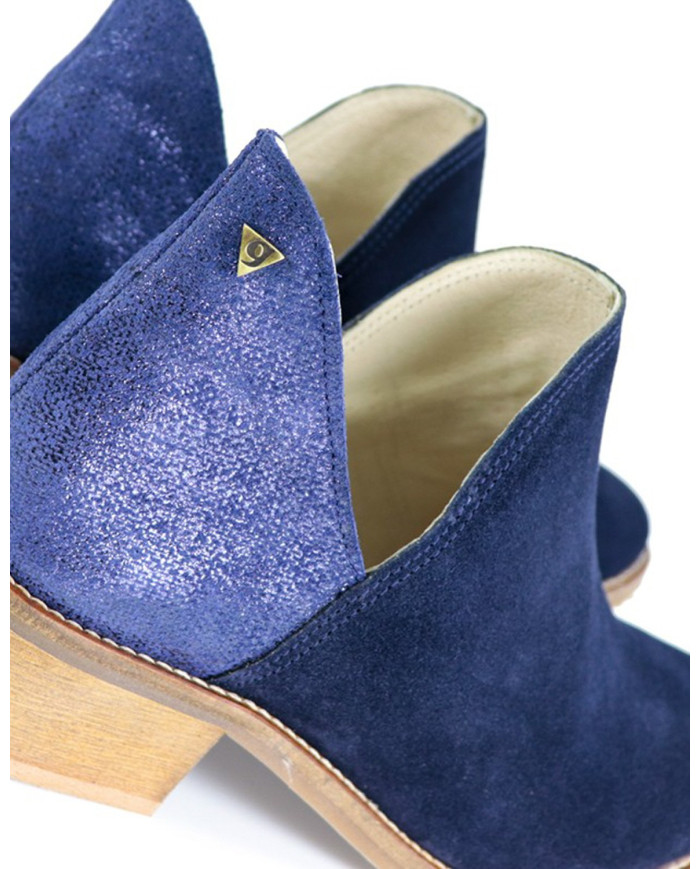 Blue Boots of Lady Ginova with Lateral Opening