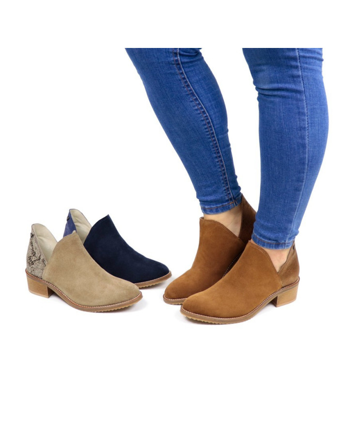 Lady Ginova Boots with Lateral Opening