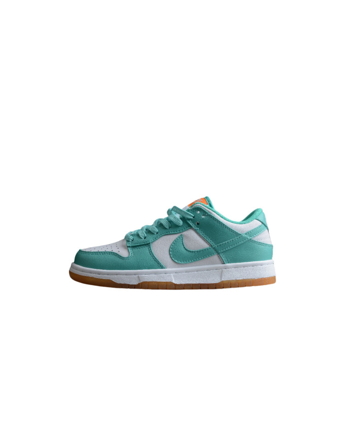 Nike Dunk Low  SB