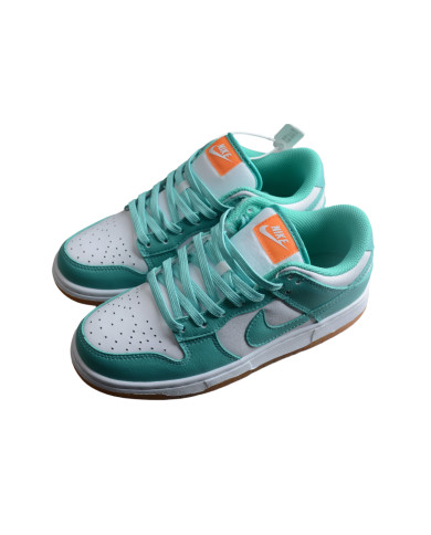 Nike Dunk Low  SB