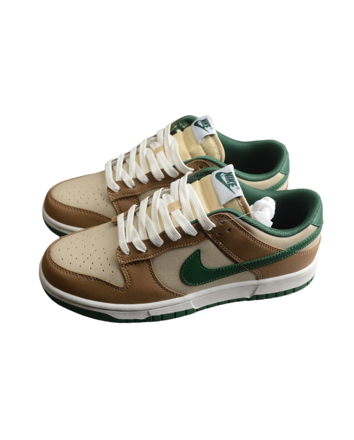 Nike Dunk Low  SB