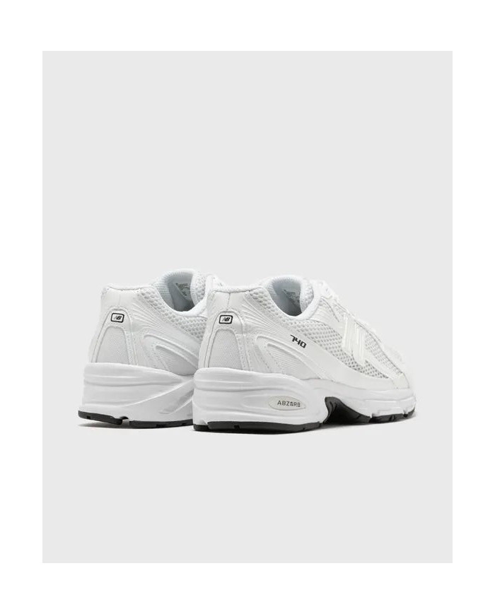 New Balance 740