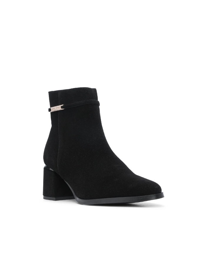 Botim Middle Jump Woman Replay