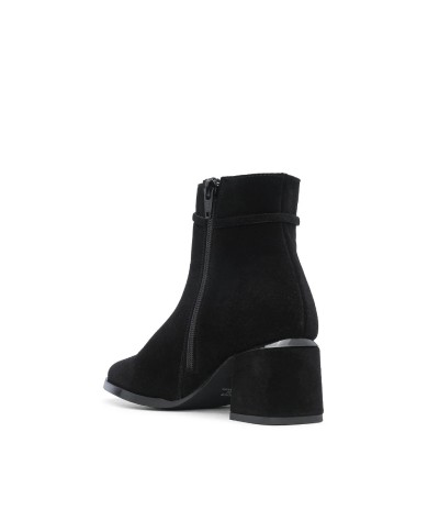 Botim Middle Jump Woman Replay