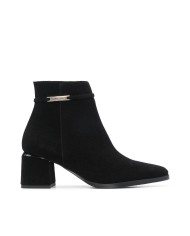 Botim Middle Jump Woman Replay