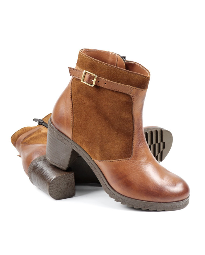 Camel Boot of Middle Heel Ginova in Skin
