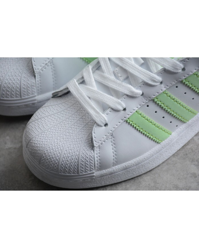 Adidas Superstar