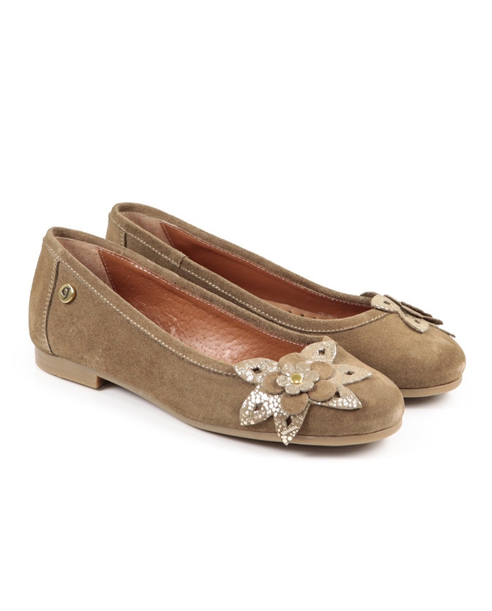 Sabrinas Ginova Mujeres con Flores