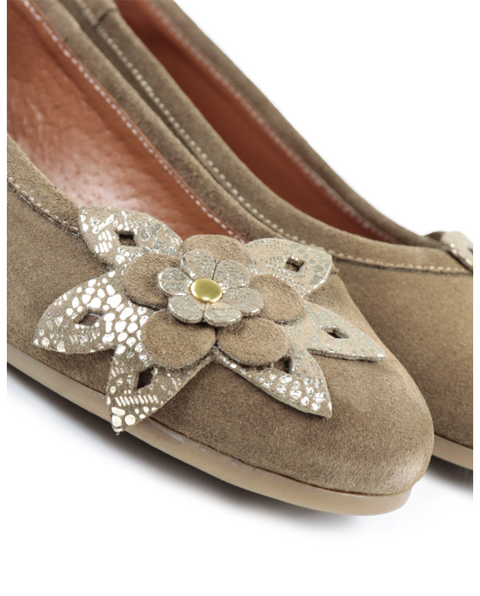 Sabrinas Ginova Mujeres con Flores