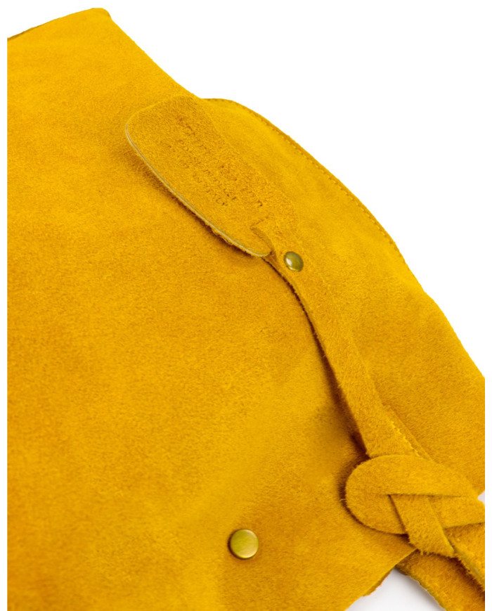 Mostaza de bolso de mujer en la piel