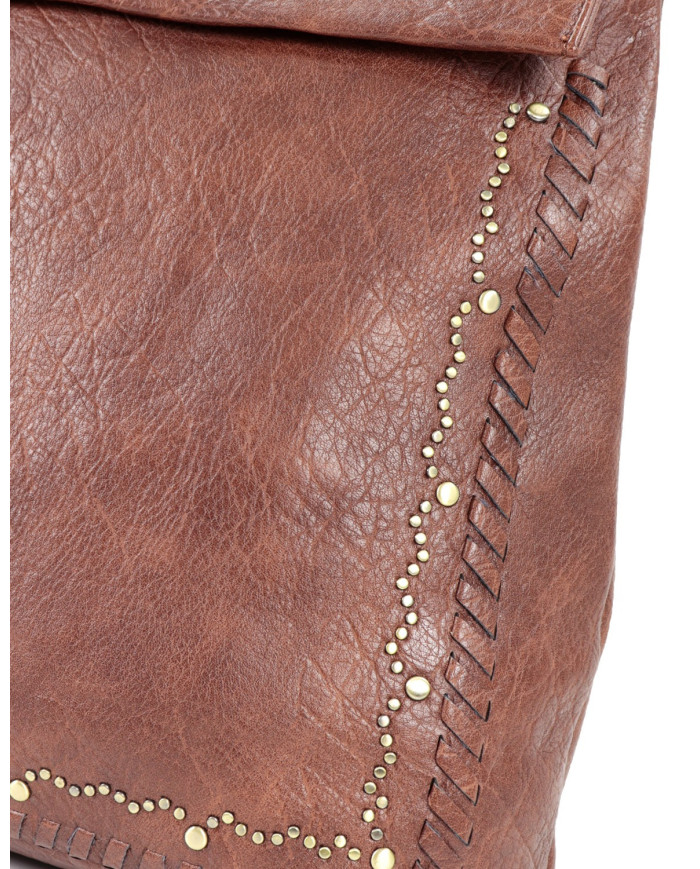 Mochila Cognac Feminina com Tachas na Frente