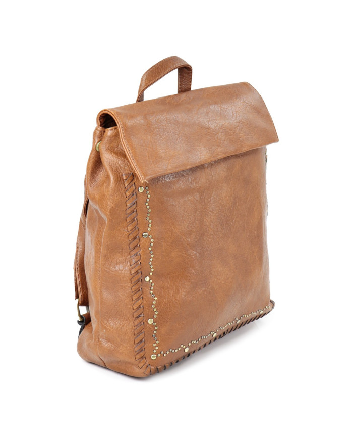 Mochila Camel Feminina com Tachas na Frente