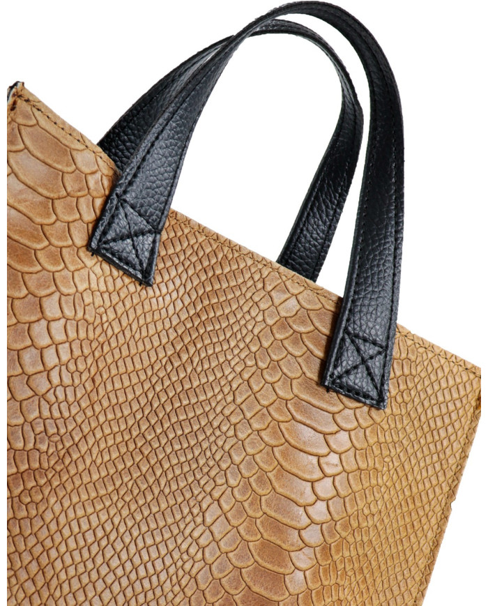 Bolsa de ropa de mujer en piel