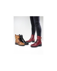 Botas de Atacador Ginova com Fivela