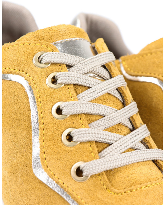 Women's Mustard Ginova in Camurça