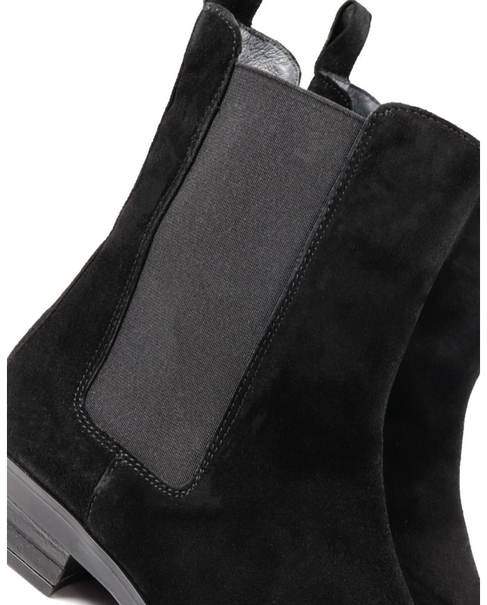 Botas Pretas Rasa de Mulher Ginova com Elástico