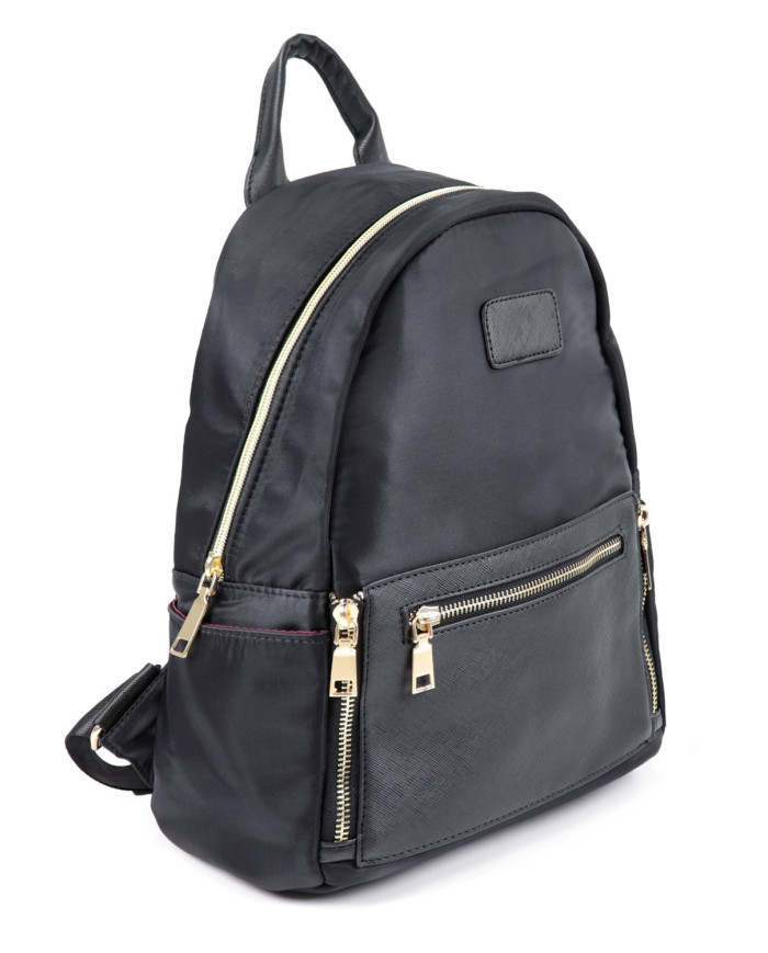 Mochila negra para mujer con bolsillo delantero