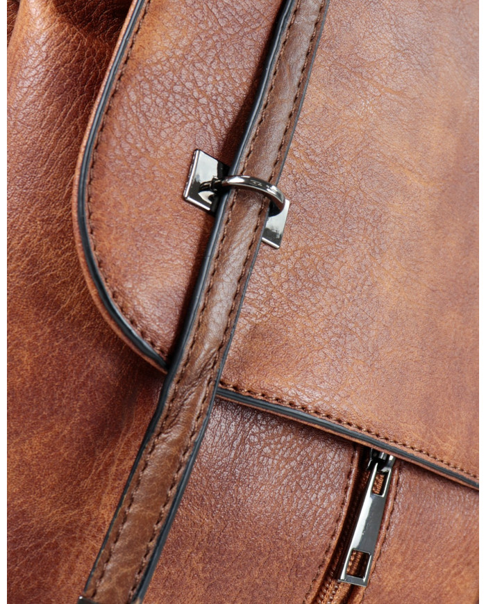 Mochila Camel com Fecho Frontal