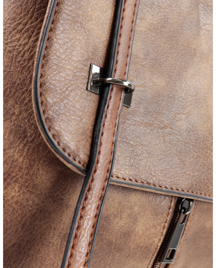 Mochila Taupe con cierre frontal