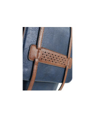 Manijas ajustables de la mochila azul de las mujeres