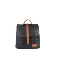 Manijas ajustables de la mochila negra de las mujeres