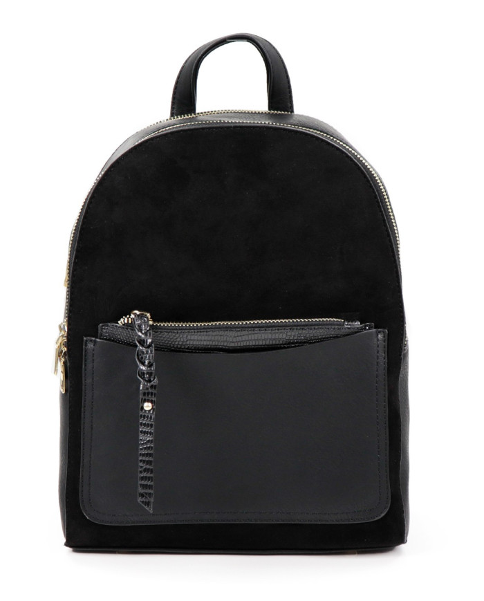 Mochila Preta com Bolsa Frontal