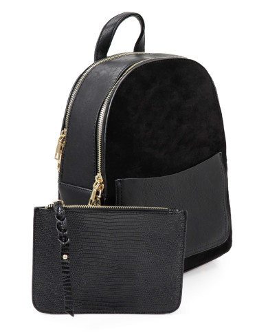 Mochila Preta com Bolsa Frontal