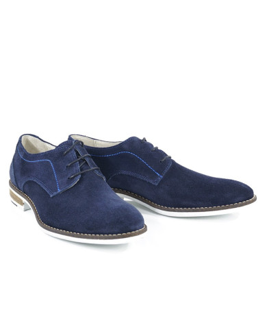 Zapatos elegantes del hombre casual